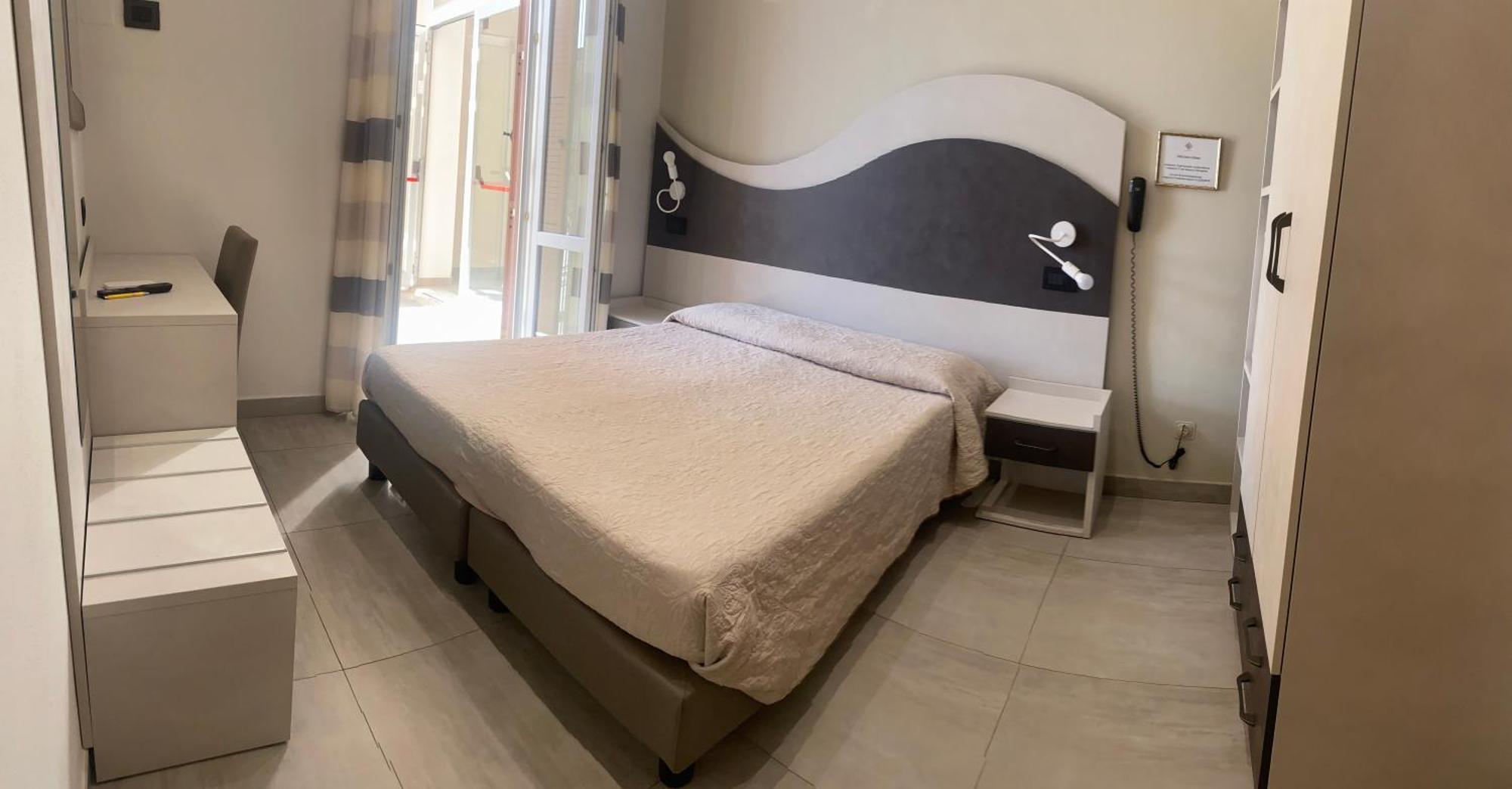 Hotel Roma Марина-ди-Масса Экстерьер фото
