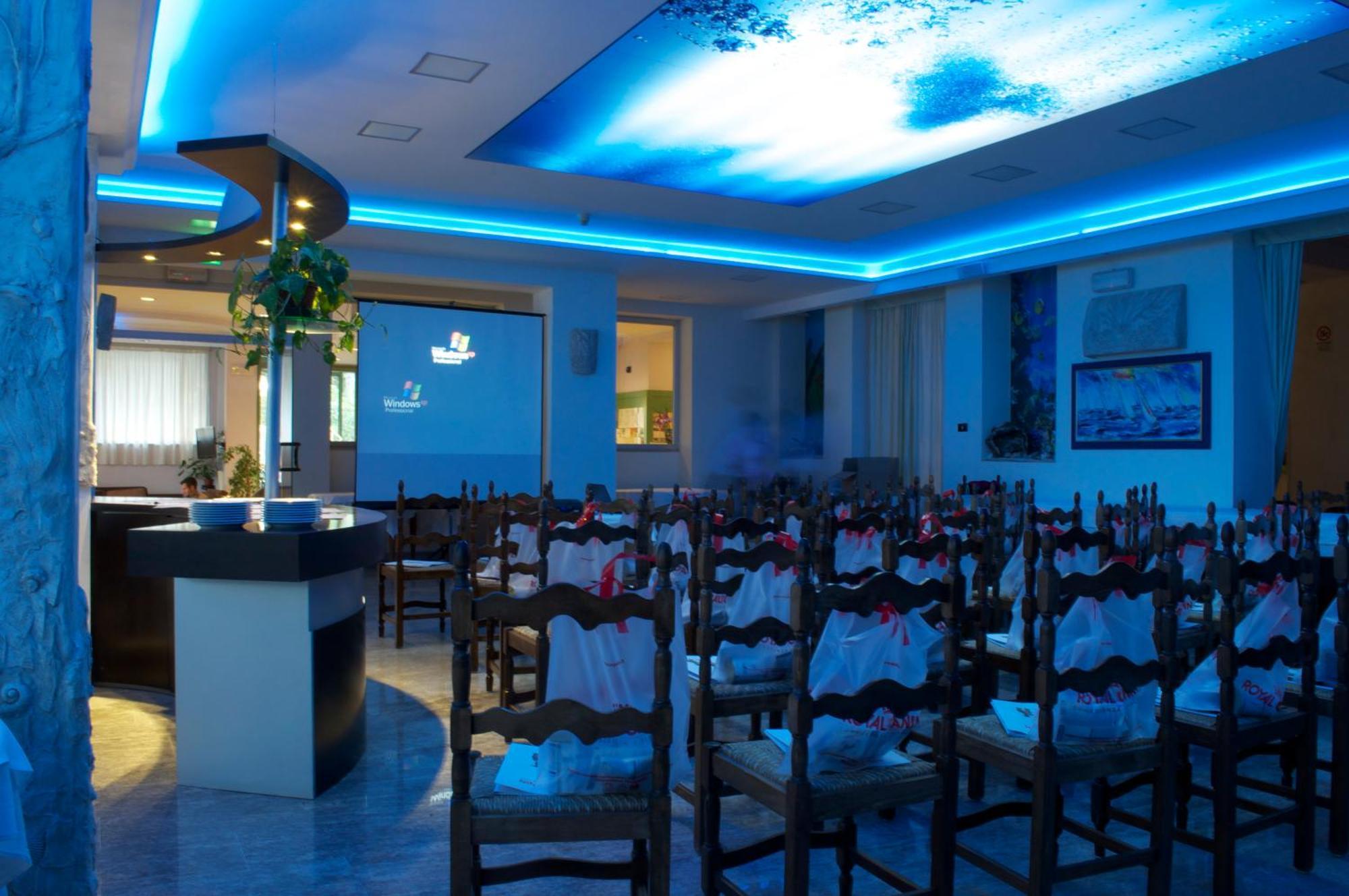 Hotel Roma Марина-ди-Масса Экстерьер фото