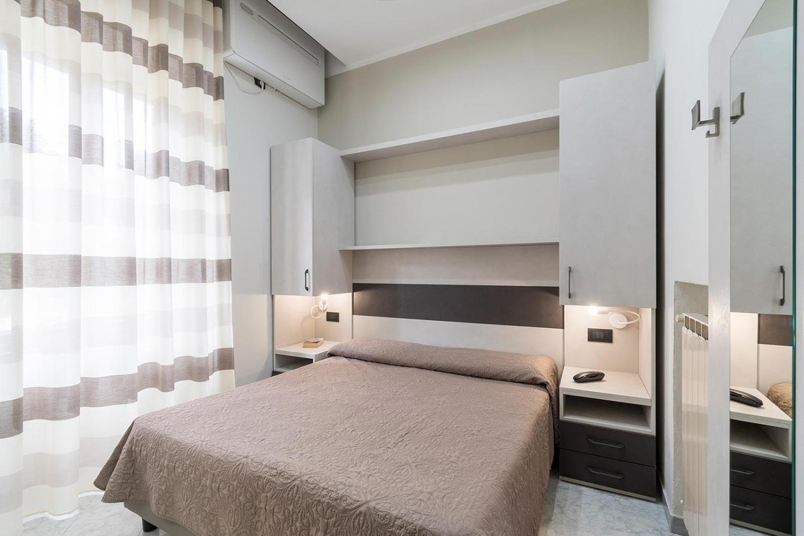 Hotel Roma Марина-ди-Масса Экстерьер фото