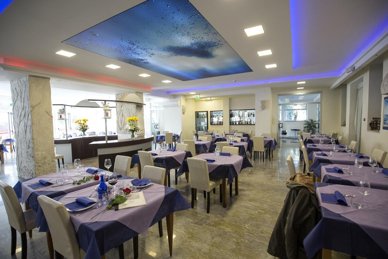 Hotel Roma Марина-ди-Масса Экстерьер фото